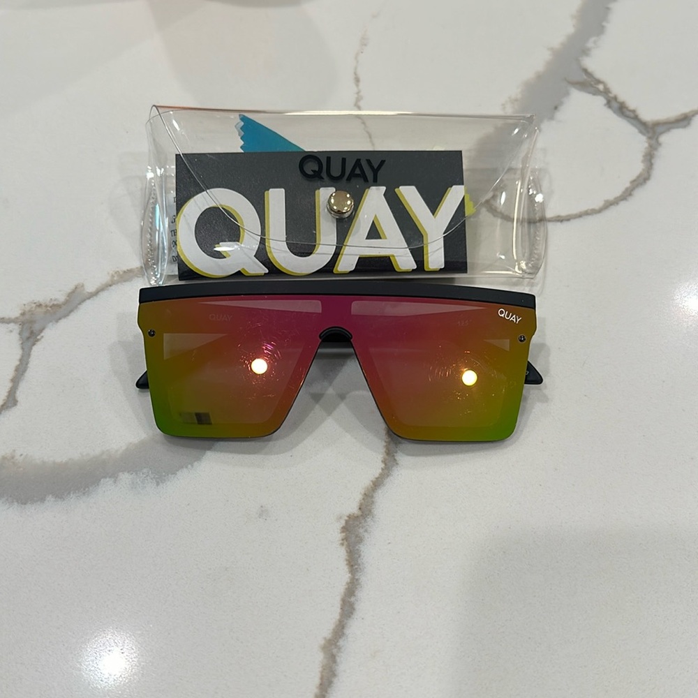 Quay hindsight sunglasses